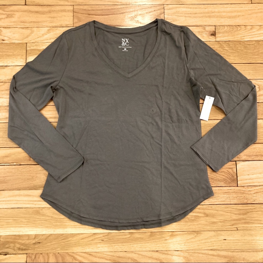 🆕 NY&Co Gray Long Sleeve V-Neck Perfect Tee NWT